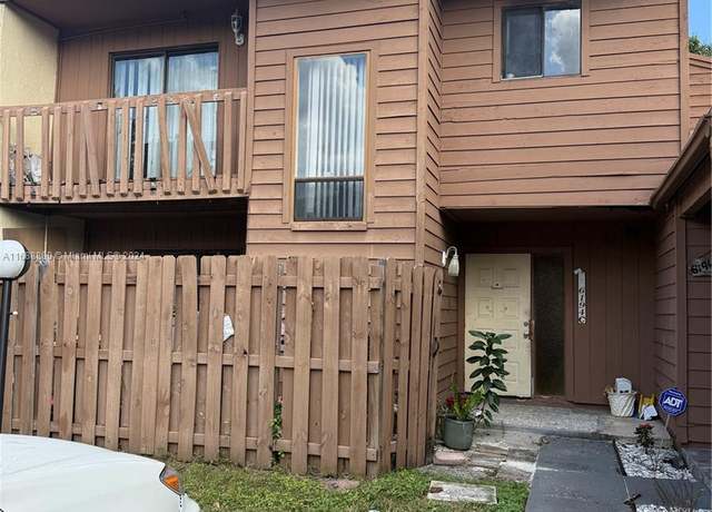 Property at 6194 Laurel Ln, Tamarac, FL 33319, 3 beds, 3 baths