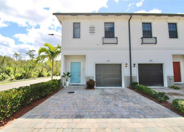 Property at 601 SW 11th St #601, Florida City, FL 33034, 3 beds, 2.5 baths