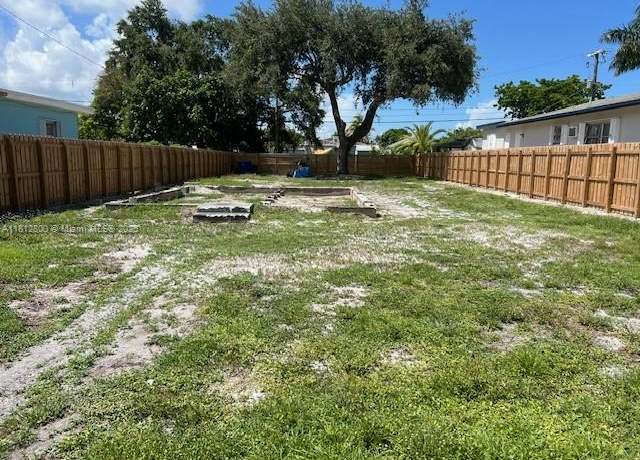 Property at 2411 Cleveland St, Hollywood, FL 33020