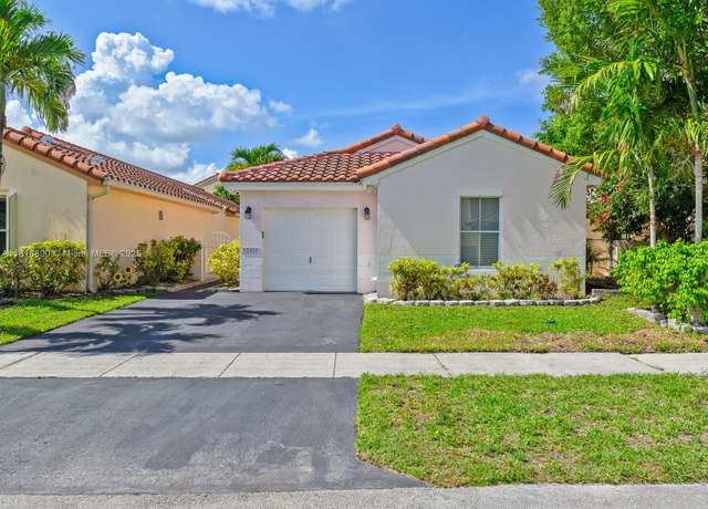 Property at 18424 NW 21st St, Pembroke Pines, FL 33029, 3 beds, 2 baths