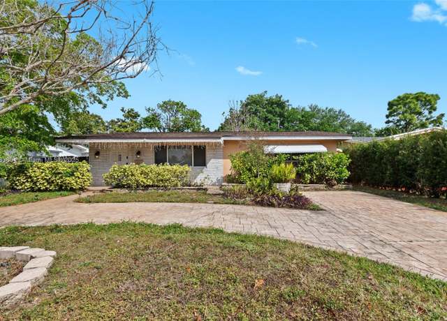 Property at 8131 NW 12th St, Pembroke Pines, FL 33024, 2 beds, 1 bath