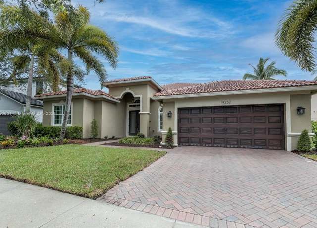 Property at 19252 N Hibiscus St, Weston, FL 33332, 4 beds, 3 baths