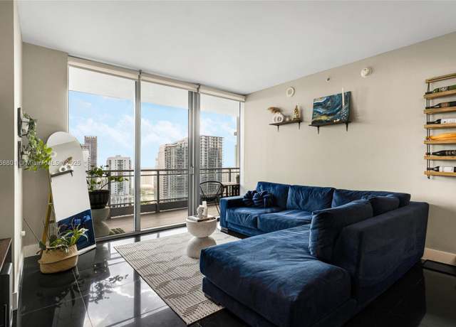 Property at 92 SW 3rd St #4312, Miami, FL 33130, 2 beds, 2 baths