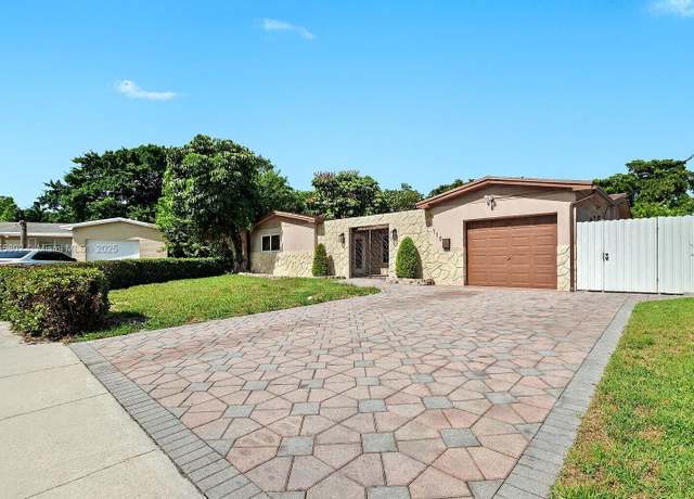 Property at 110 NW 78th Ave, Pembroke Pines, FL 33024, 3 beds, 2 baths