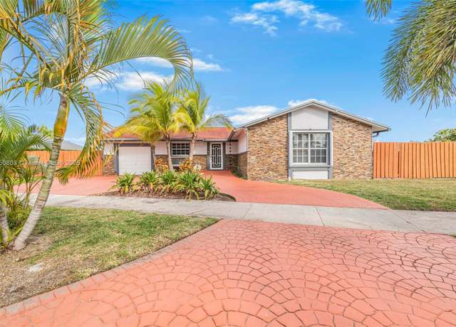 Property at 8050 SW 134th Ave, Miami, FL 33183, 3 beds, 2 baths