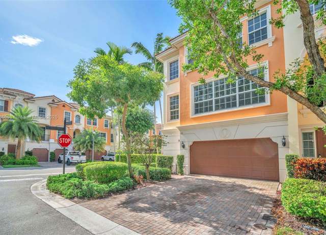 Property at 616 NE Venezia Ln #616, Boca Raton, FL 33487, 3 beds, 3.5 baths