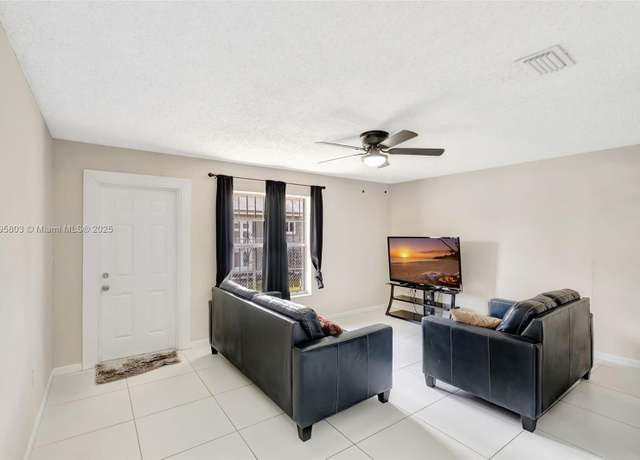 Property at 11477 SW 215th St, Miami, FL 33189, 22952 baths