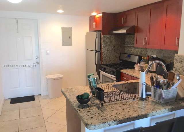 Property at 6707 N Kendall Dr #115, Pinecrest, FL 33156, 3 beds, 2.5 baths