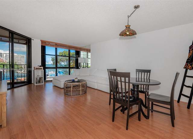 Property at 1865 Brickell Ave Unit A407, Miami, FL 33129, 1 bed, 1.5 baths