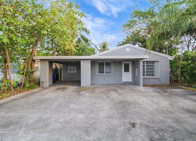 Property at 2213 Grant St, Hollywood, FL 33020, 5 beds, 3 baths
