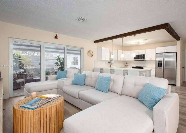 Property at 5920 SW 94th Ave, Miami, FL 33173, 5 beds, 3 baths