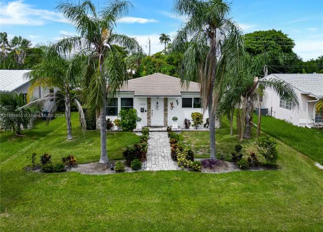 Property at 1539 Funston St, Hollywood, FL 33020, 2 beds, 1.5 baths