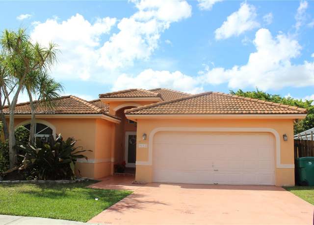 Property at 9454 SW 166th Ct, Miami, FL 33196, 4 beds, 2.5 baths