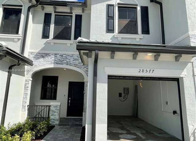 Property at 28577 SW 134th Ct, Homestead, FL 33033, 3 beds, 2.5 baths