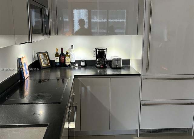 Property at 1010 Brickell Ave #2010, Miami, FL 33131, 1 bath