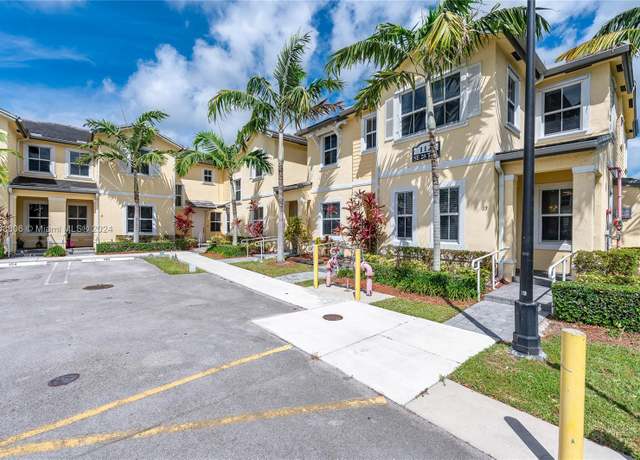 Property at 112 SE 28th Ter #13, Homestead, FL 33033, 3 beds, 2.5 baths
