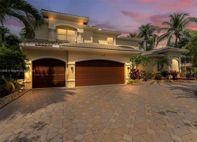 Property at 11150 Stonewood Forest Trl, Boynton Beach, FL 33473, 5 beds, 4.5 baths