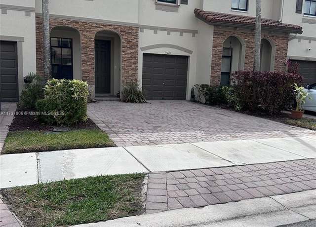 Property at 11440 SW 239th Ln #11440, Homestead, FL 33032, 3 beds, 2.5 baths
