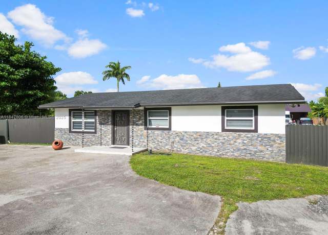Property at 15305 SW 209th Ave, Miami, FL 33187, 6 beds, 3 baths