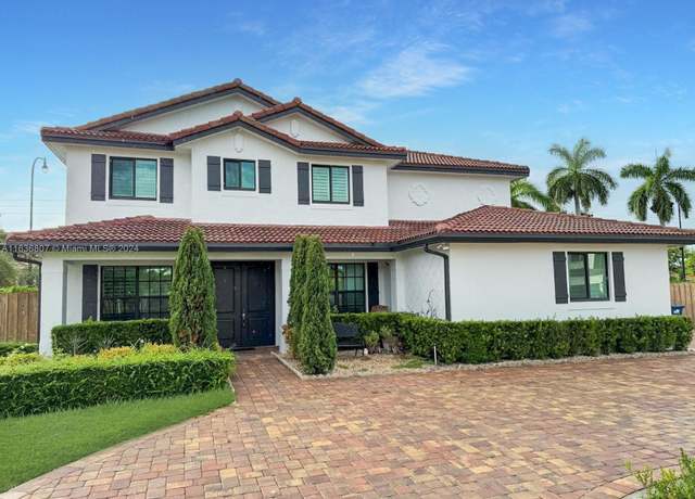 Property at 6920 SW 96th Ct, Miami, FL 33173, 6 beds, 3 baths
