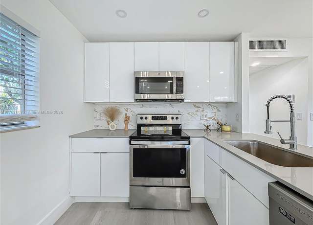 Property at 260 Monaco F Unit F, Delray Beach, FL 33446, 2 beds, 2 baths