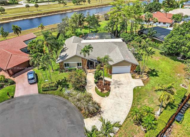 Property at 118 SW 100th Ter, Coral Springs, FL 33071, 4 beds, 2 baths