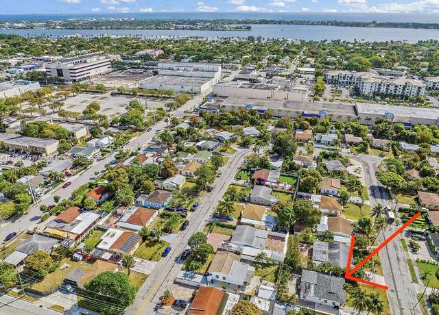 Property at 621 Hudson Rd, West Palm Beach, FL 33405, 3 beds, 2 baths