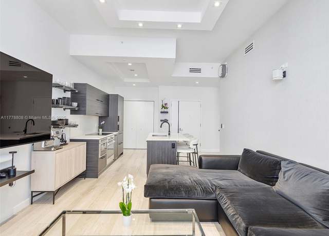 Property at 55 SW 9th St #4309, Miami, FL 33130, 3 beds, 3.5 baths