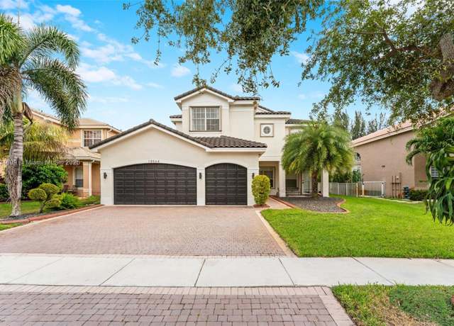 Property at 18564 SW 55th St, Miramar, FL 33029, 6 beds, 4 baths