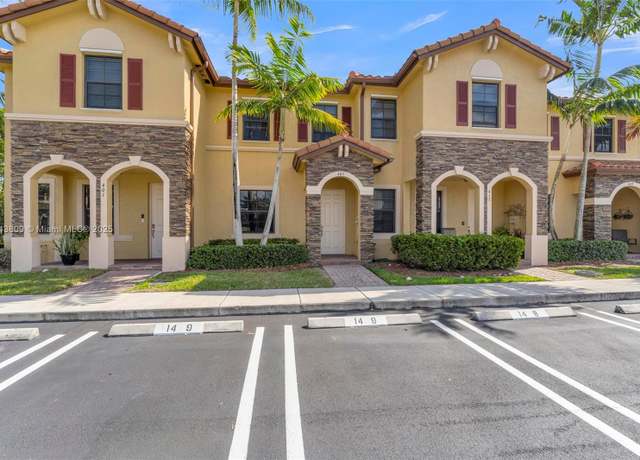 Property at 407 SE 32nd Ter, Homestead, FL 33033, 2 beds, 2.5 baths