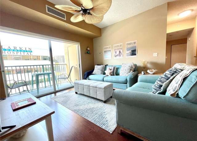 Property at 6001 SW 70th St #429, South Miami, FL 33143, 3 beds, 2 baths