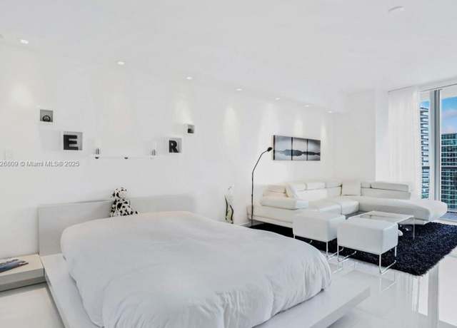 Property at 475 Brickell Ave #4310, Miami, FL 33131, 1 bath