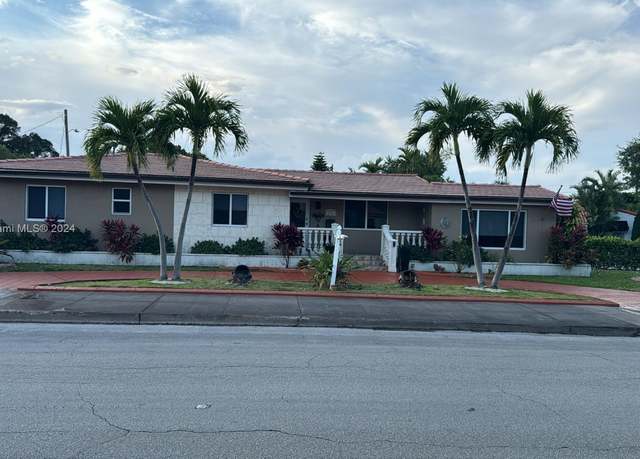 Property at 206 Ponce De Leon Blvd, Coral Gables, FL 33134, 3 beds, 2 baths