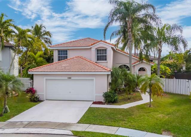 Property at 2882 SW 182nd Ave, Miramar, FL 33029, 4 beds, 3 baths