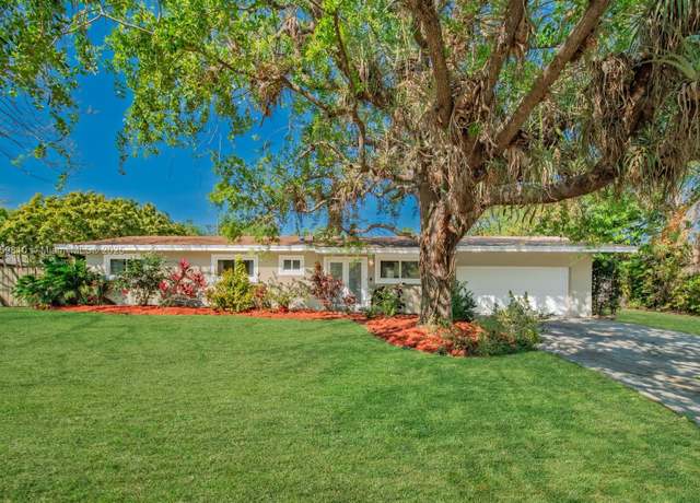 Property at 13700 SW 74th Ct, Palmetto Bay, FL 33158, 5 beds, 3 baths
