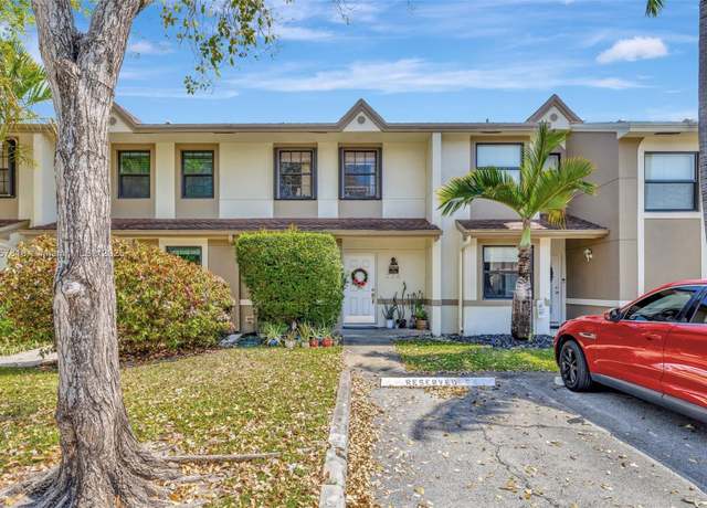 Property at 226 City View Dr, Fort Lauderdale, FL 33311, 2 beds, 1.5 baths