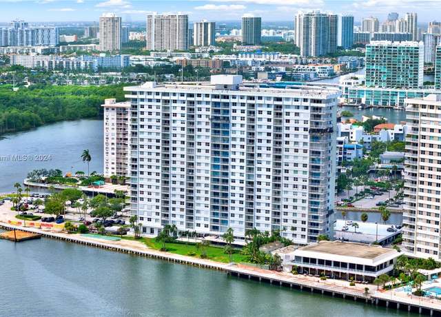 Property at 500 Bayview Dr #1521, Sunny Isles Beach, FL 33160, 2 beds, 2 baths