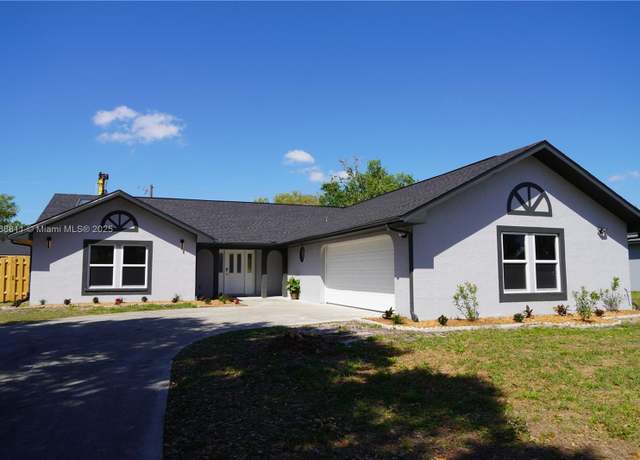 Property at 563 Presque Isle Dr, Port Charlotte, FL 33954, 5 beds, 3.5 baths