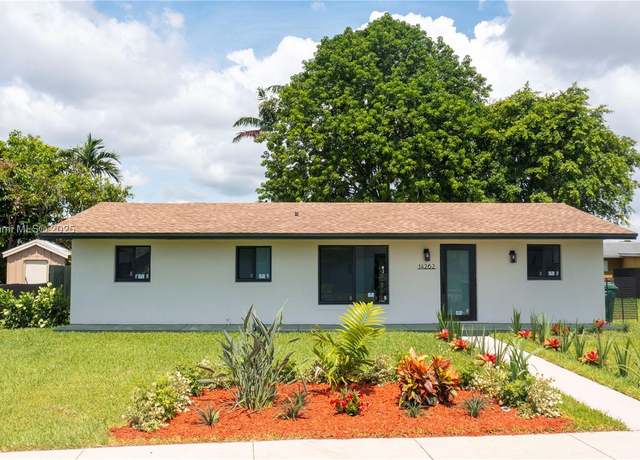 Property at 14262 SW 107th Pl, Miami, FL 33176, 4 beds, 2 baths