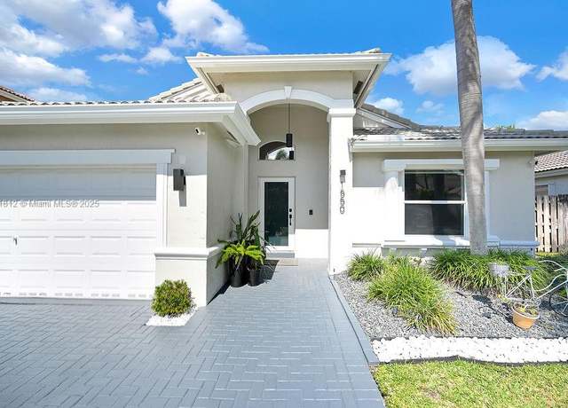 Property at 1550 SW 194th Ave, Pembroke Pines, FL 33029, 4 beds, 3 baths