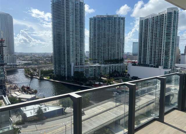Property at 68 SE 6th St #1212, Miami, FL 33131, 2 beds, 2.5 baths