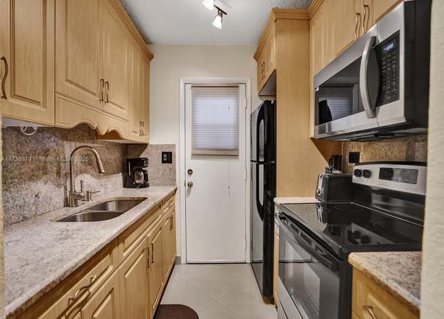 Property at 16701 NE 13th Ave #209, Miami, FL 33162, 1 bed, 1 bath