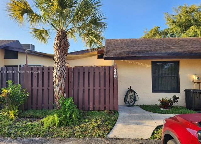 Property at 249 Briarwood Cir Unit 3-15, Hollywood, FL 33024, 2 beds, 2 baths