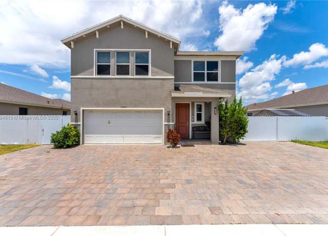 Property at 13225 SW 272nd St, Homestead, FL 33032, 4 beds, 3.5 baths
