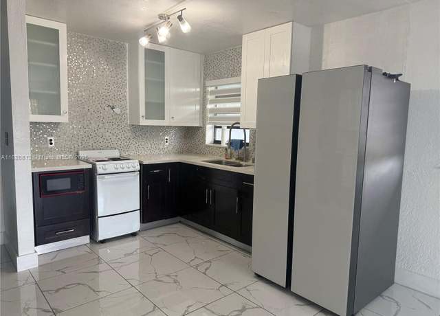 Property at 6215 W 24th Ave Unit 205-7, Hialeah, FL 33016, 2 beds, 2 baths