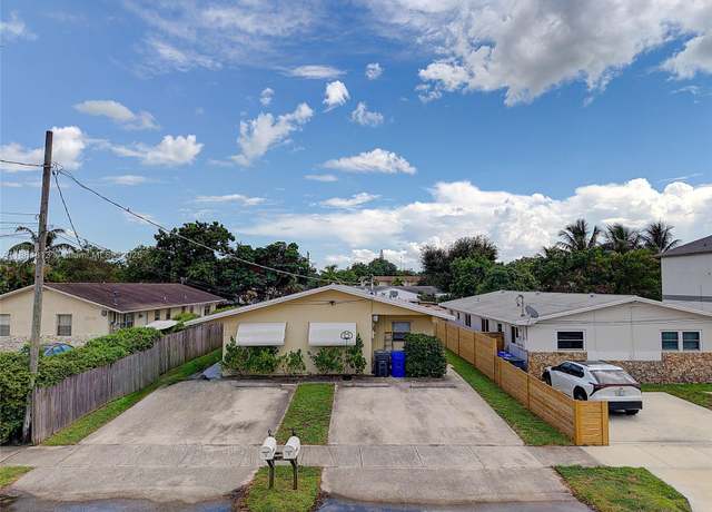 Property at 5850 Lincoln St, Hollywood, FL 33021, 5 beds, 3 baths