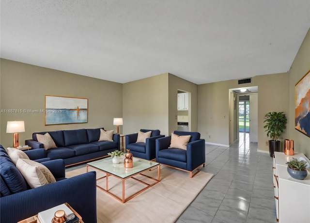 Property at 171 E Mansfield Unit 171-E, Boca Raton, FL 33434, 1 bed, 1.5 baths