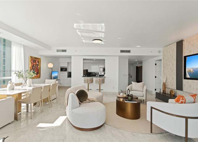 Property at 1331 Brickell Bay Dr #1011, Miami, FL 33131, 2 beds, 2.5 baths