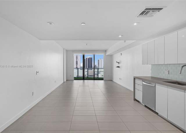 Property at 1600 NE 1st Ave #1402, Miami, FL 33132, 1 bath