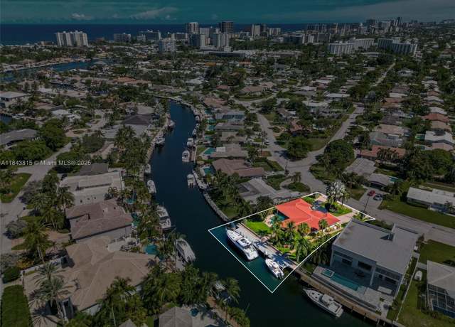 Property at 2761 NE 22nd Ct, Pompano Beach, FL 33062, 3 beds, 2.5 baths
